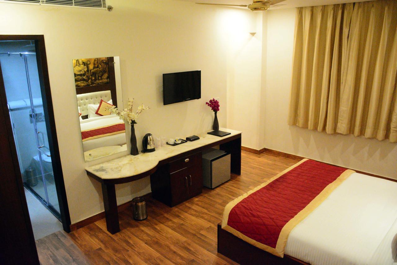Hotel Ishanika Lucknow